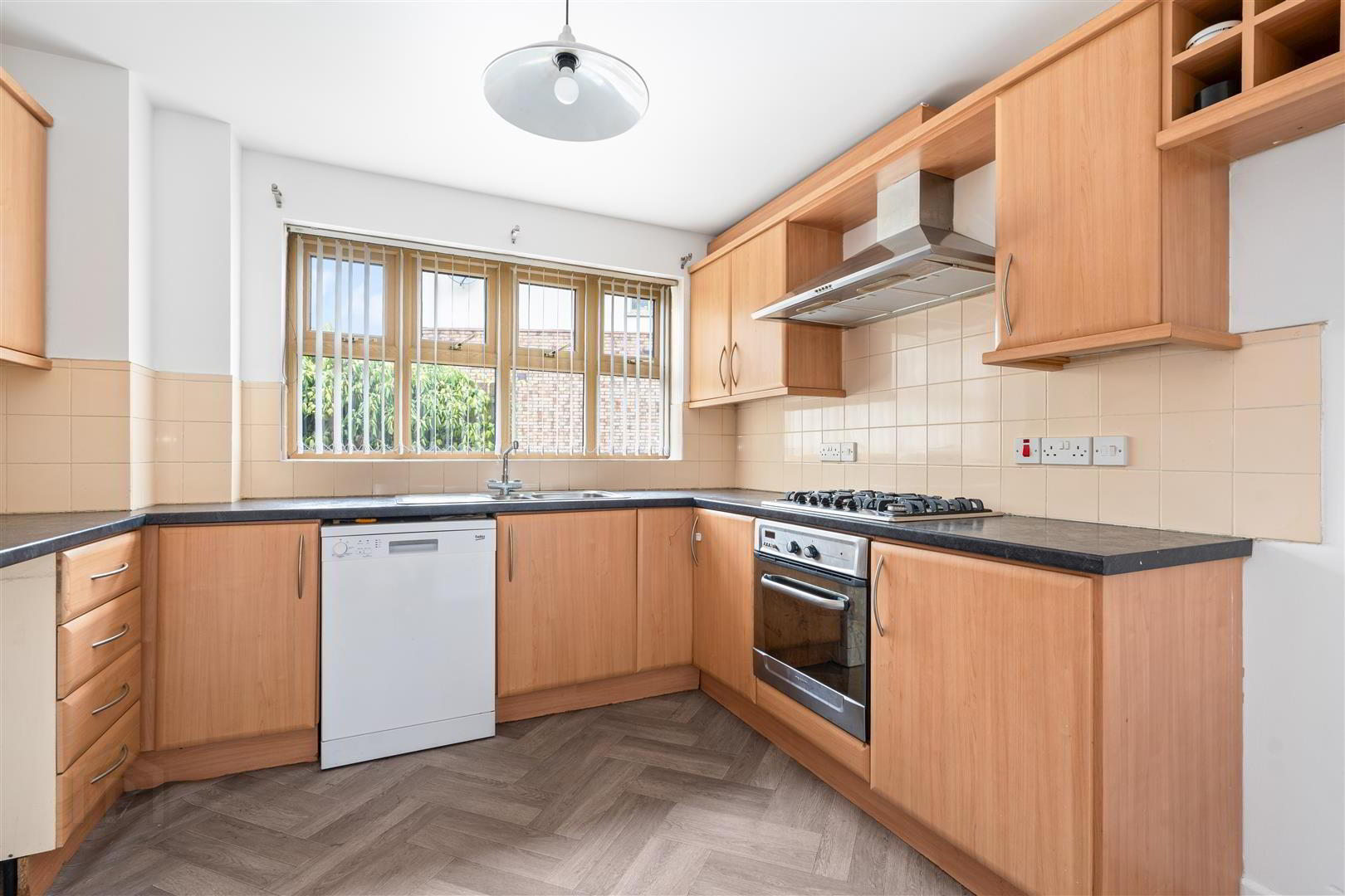 20a Woodrow Gardens 4 of 8