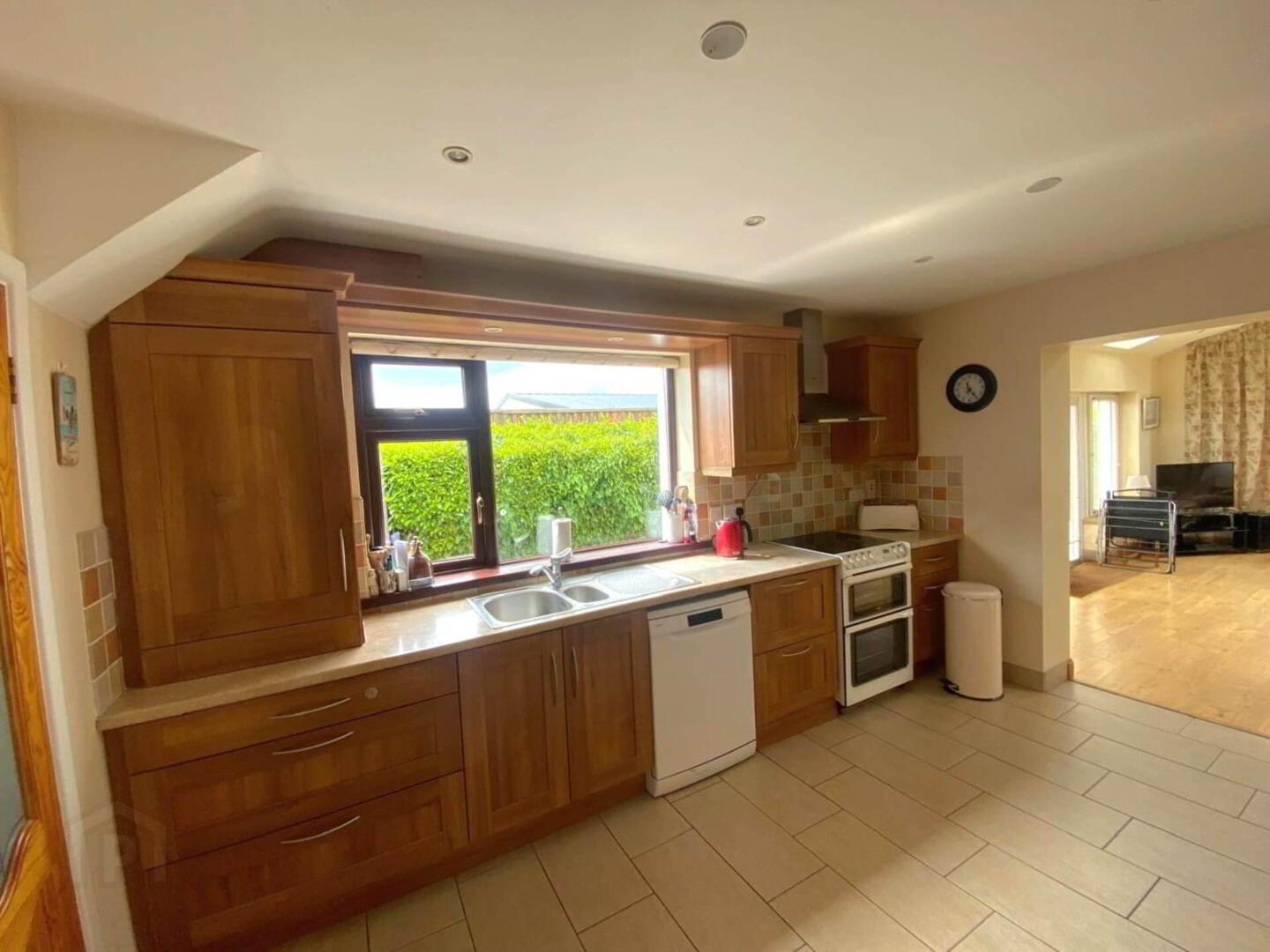5 Amberley Grove 5 of 11