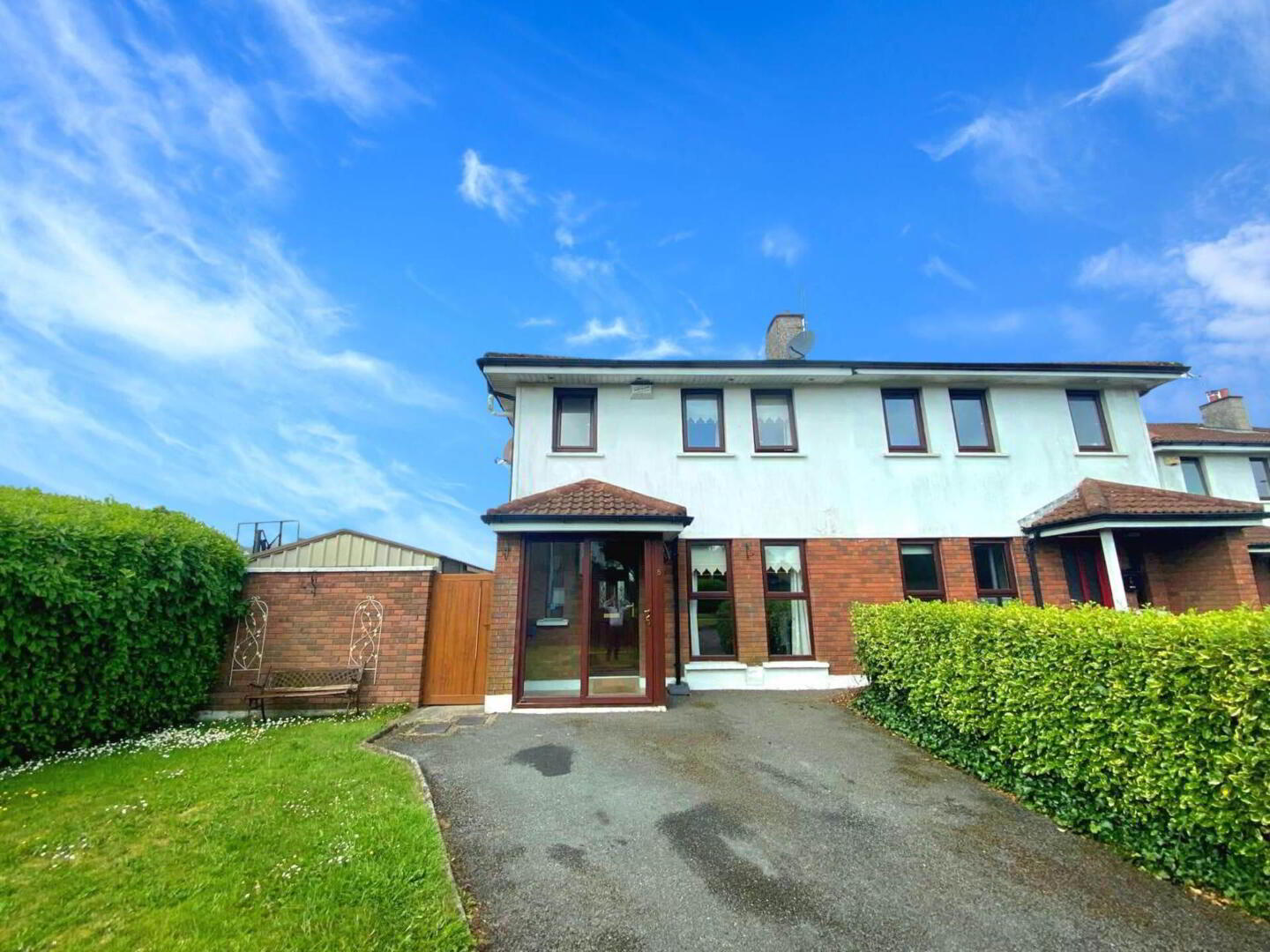 5 Amberley Grove 1 of 11