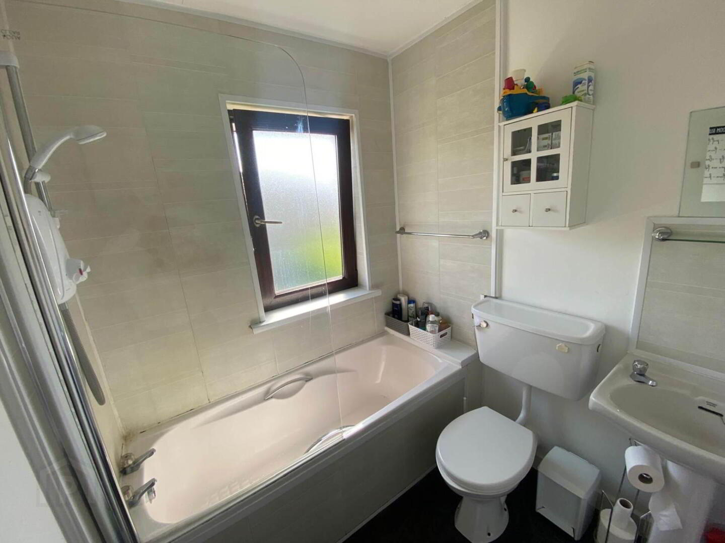 5 Amberley Grove 9 of 11
