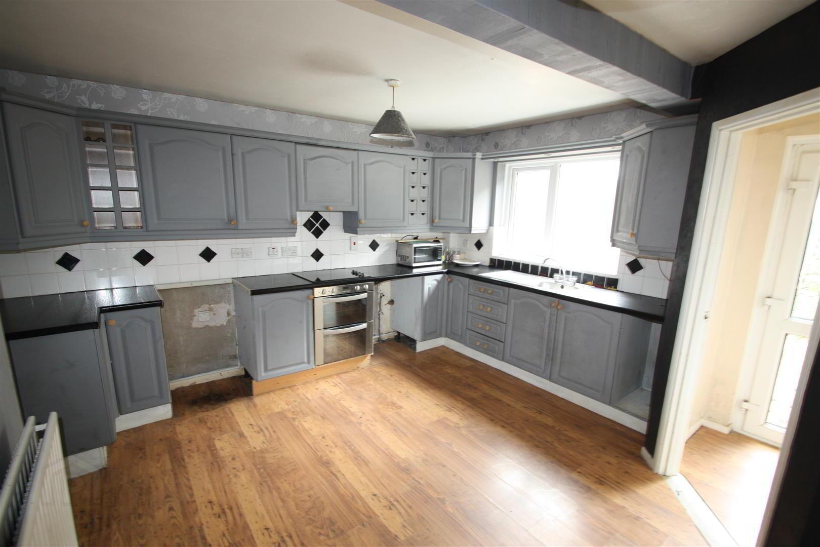 77 Langley Road 5 of 13