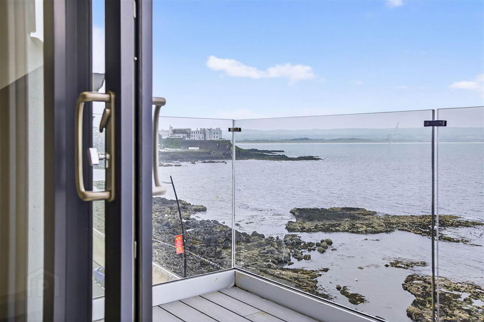 Apartment 6 17 The Promenade 23 of 41