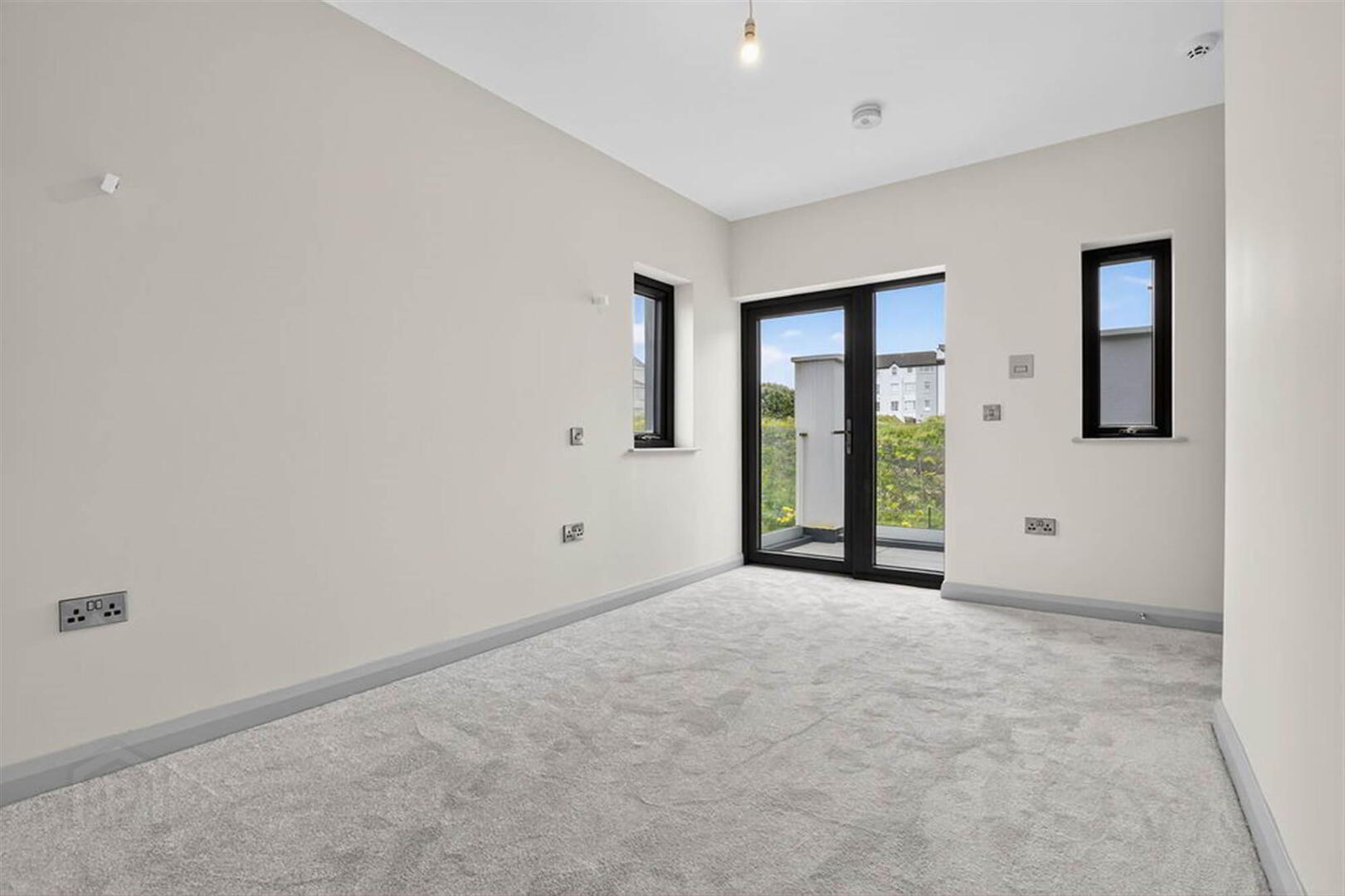 Apartment 6 17 The Promenade 25 of 41