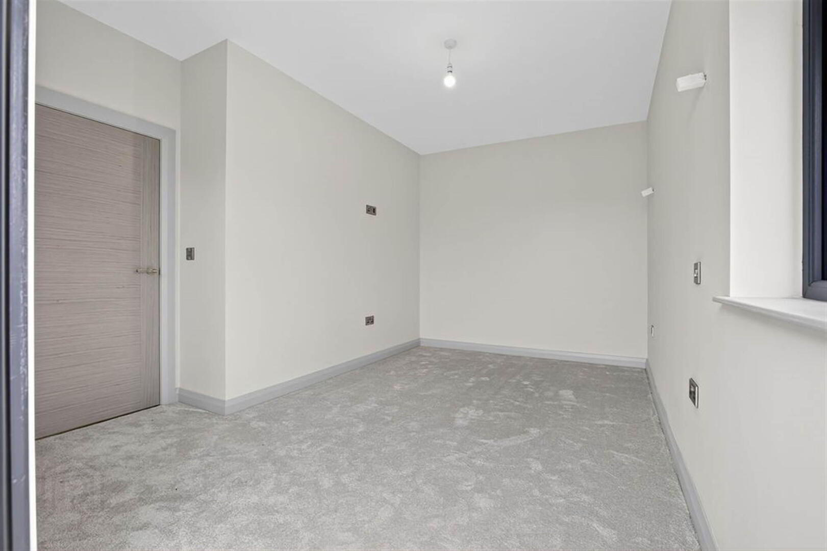 Apartment 6 17 The Promenade 30 of 41