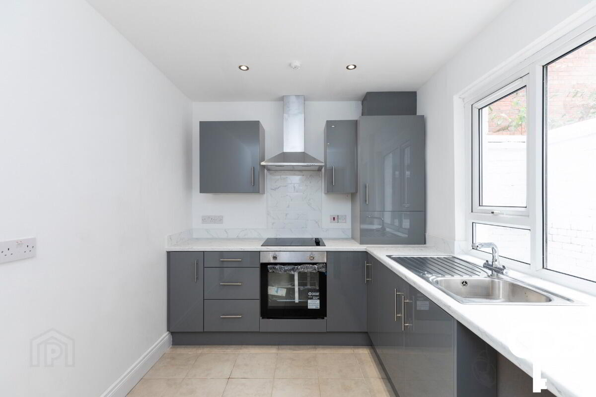 32 Agincourt Avenue 10 of 28