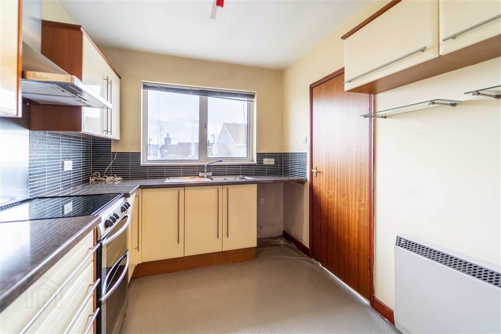 15 Harbour Court 8 of 18
