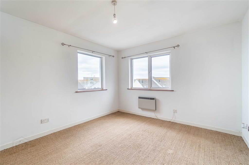 15 Harbour Court 9 of 18