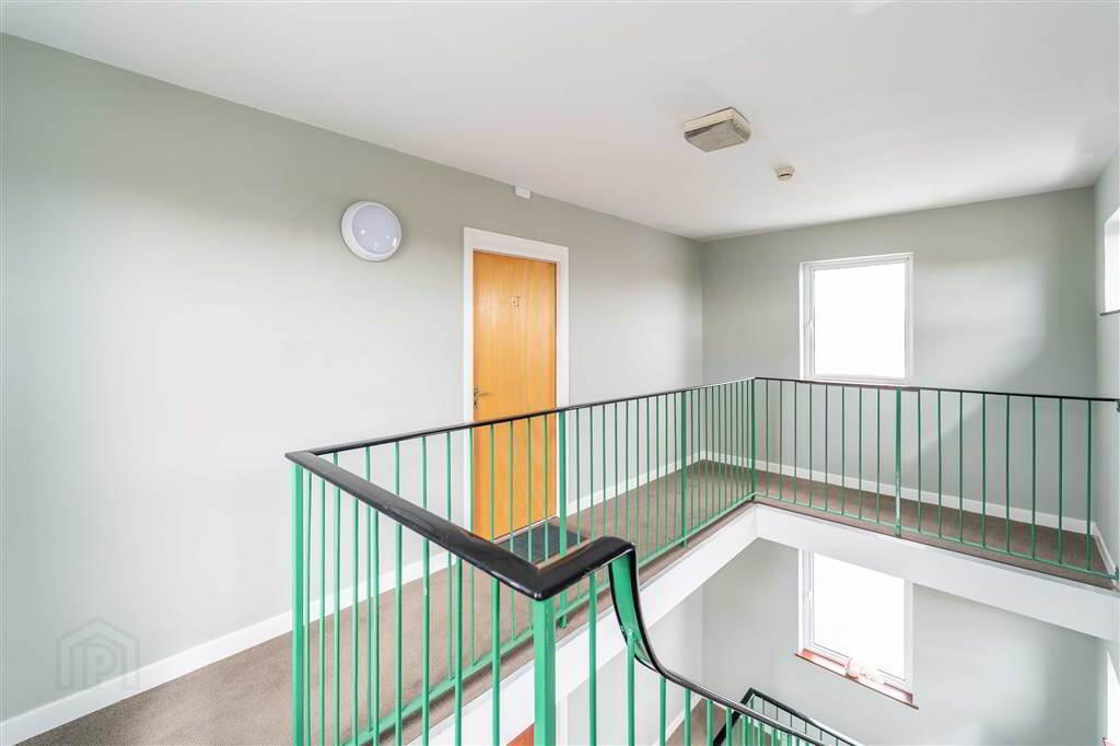 15 Harbour Court 3 of 18
