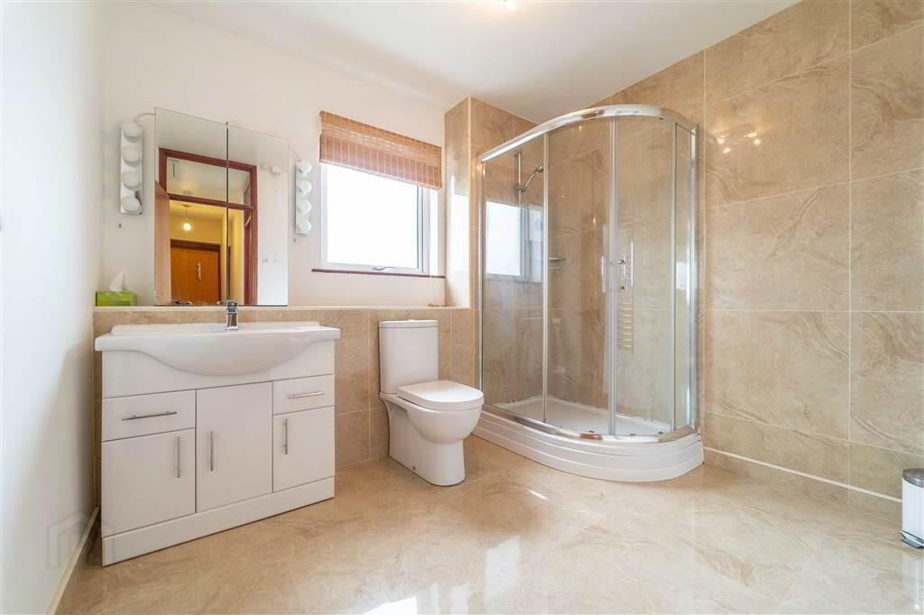 15 Harbour Court 13 of 18