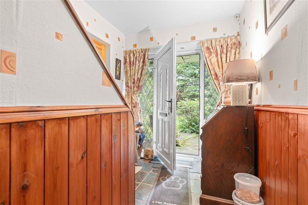 48 Moorfields Road 7 of 40