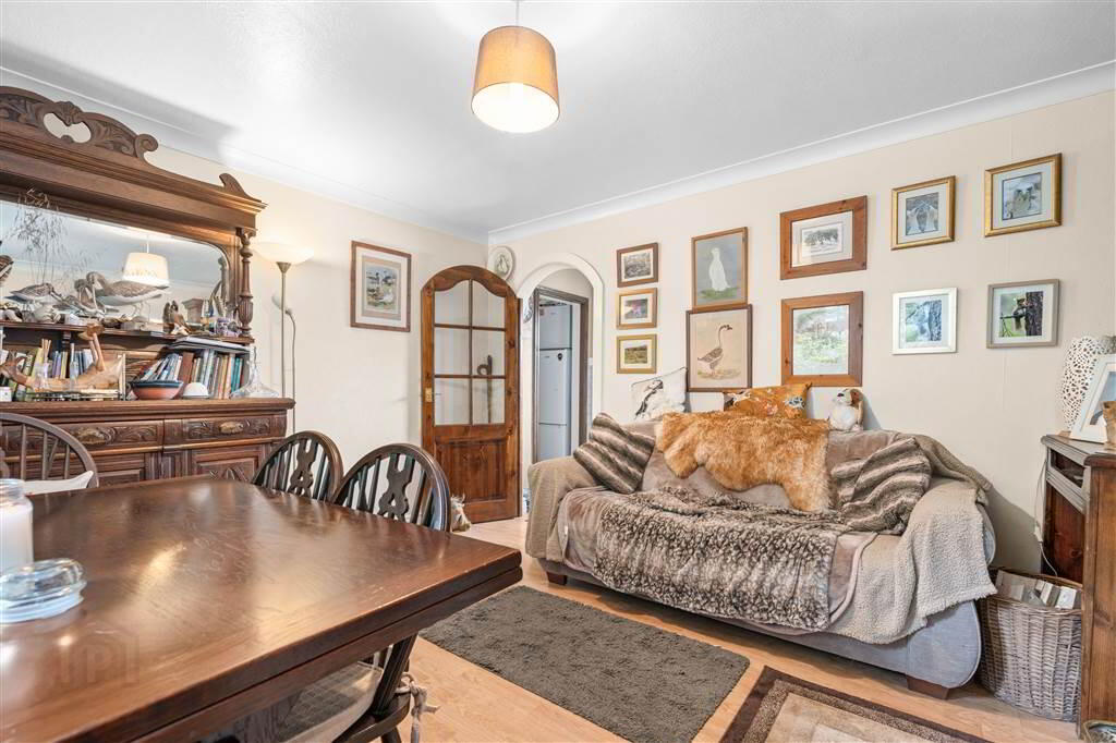 48 Moorfields Road 13 of 40