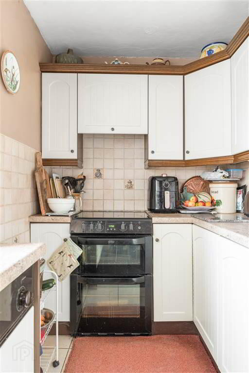 48 Moorfields Road 16 of 40