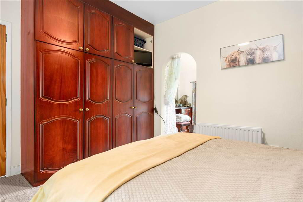 48 Moorfields Road 23 of 40