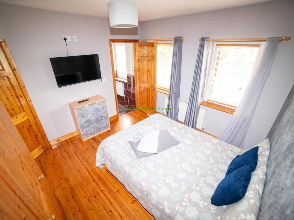 10 Meelish Close, John, B Keane Road 17 of 35