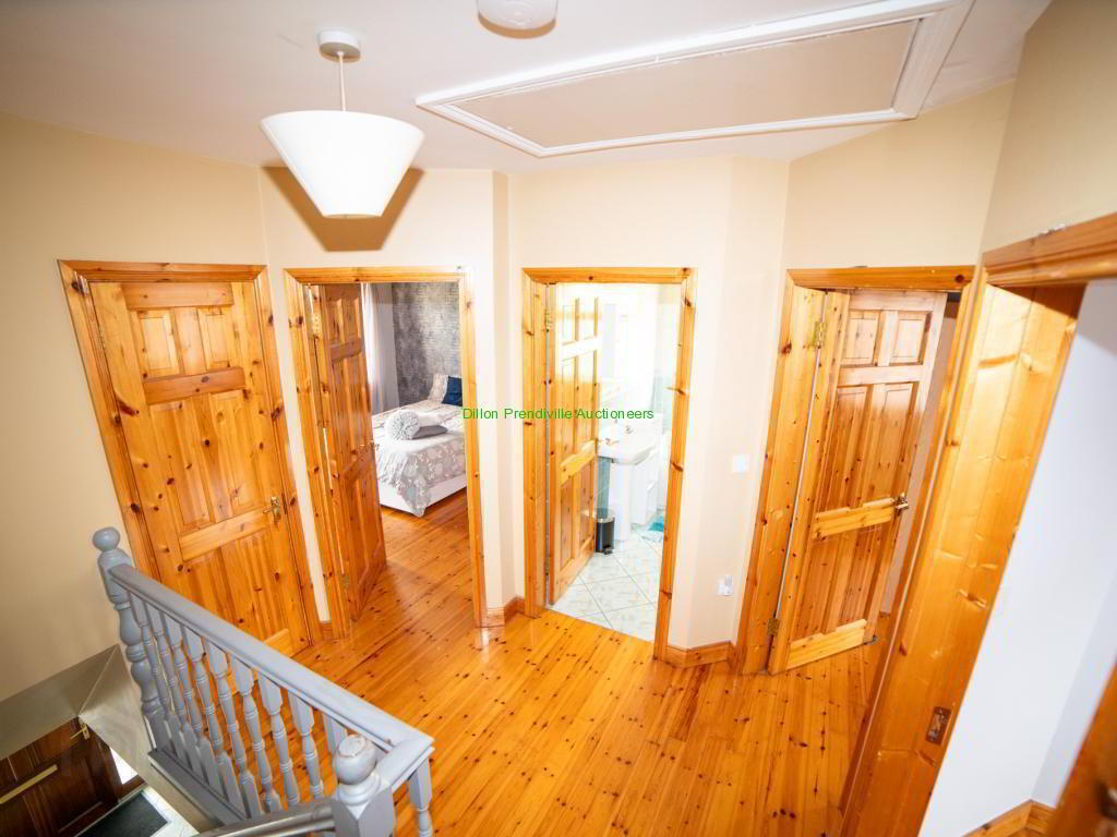 10 Meelish Close, John, B Keane Road 15 of 35