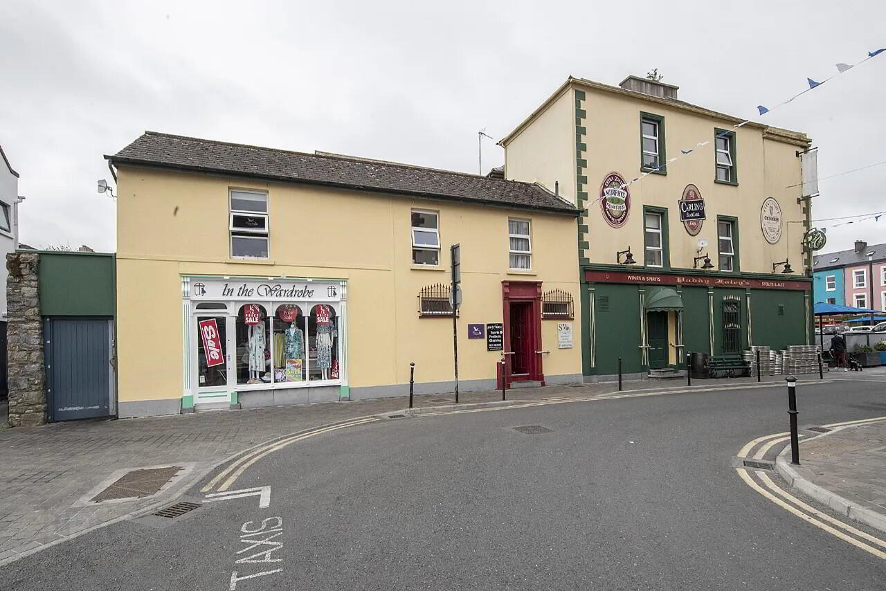 Paddy Foley's, 12 Grattan Square 3 of 28