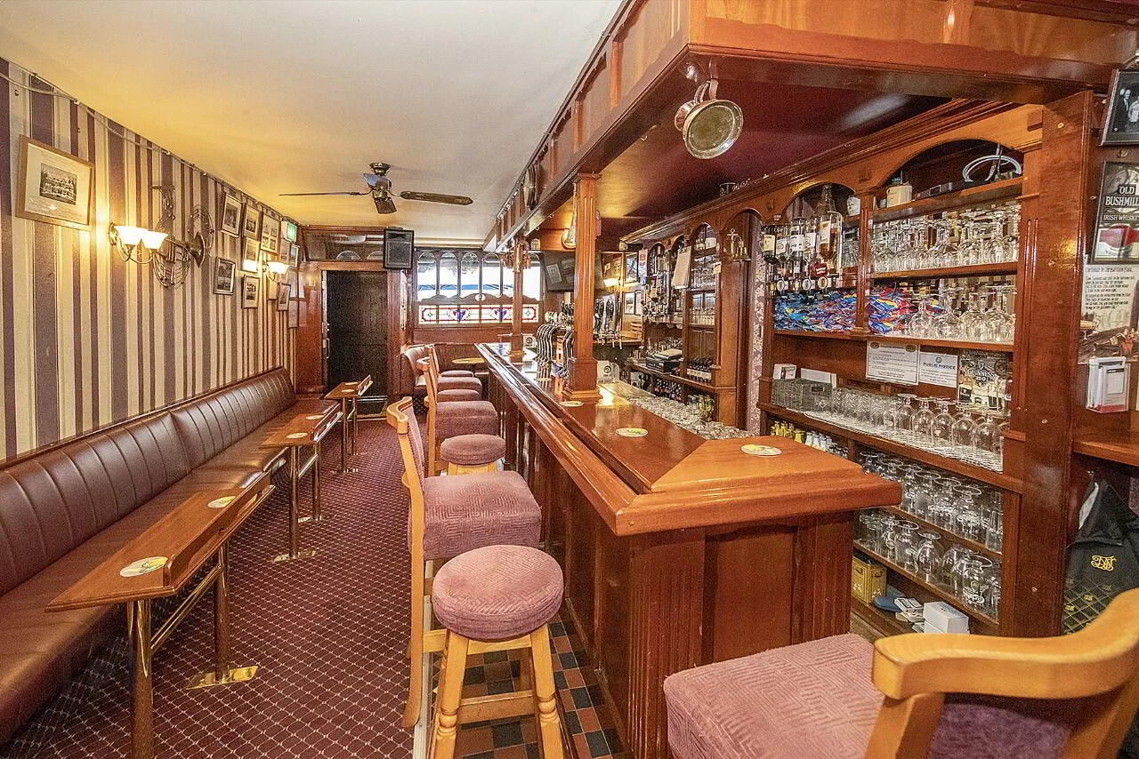 Paddy Foley's, 12 Grattan Square 6 of 28