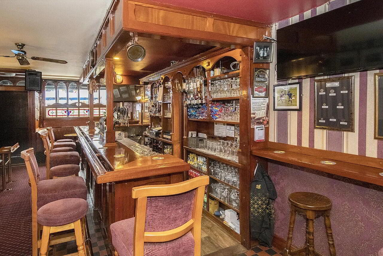 Paddy Foley's, 12 Grattan Square 9 of 28