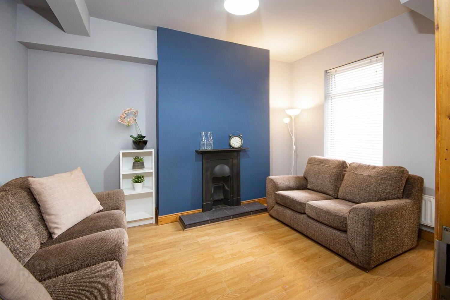 Room 1, 48 Delhi Street 3 of 4