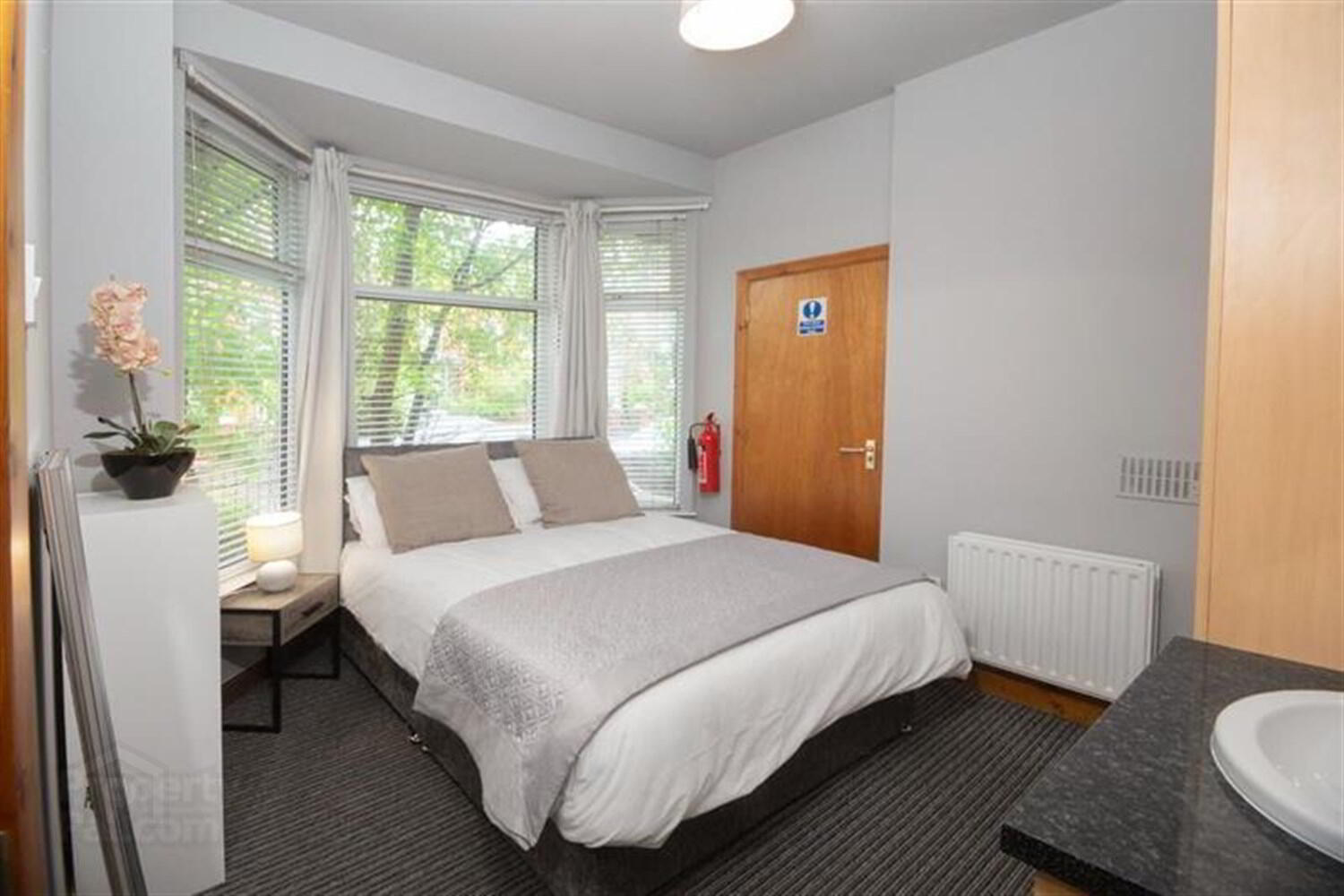 Room 1, 48 Delhi Street 1 of 4