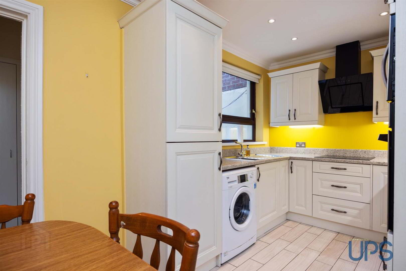 6 Iveagh Crescent 8 of 23