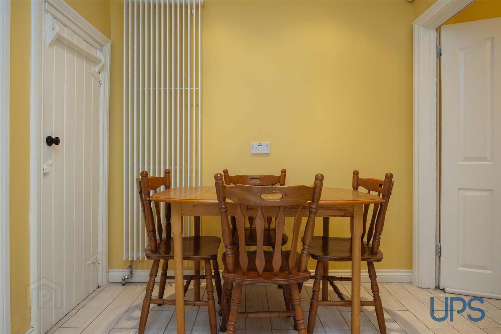 6 Iveagh Crescent 9 of 23