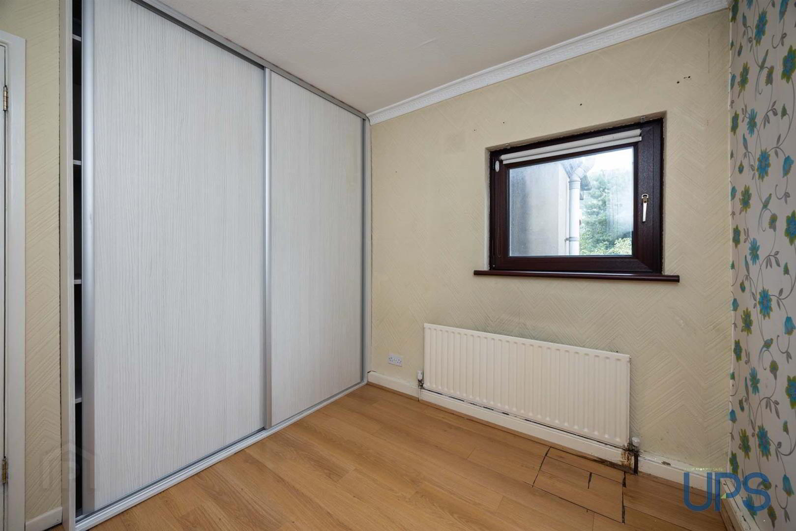 6 Iveagh Crescent 19 of 23