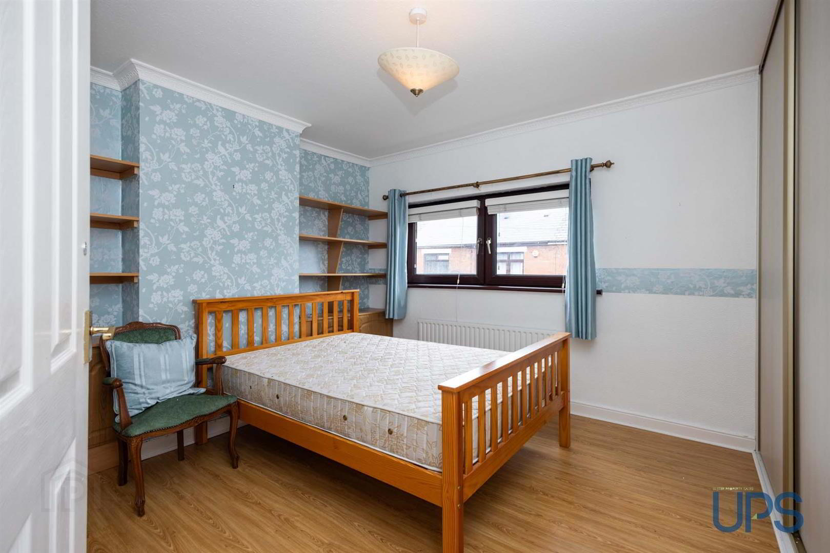 6 Iveagh Crescent 16 of 23