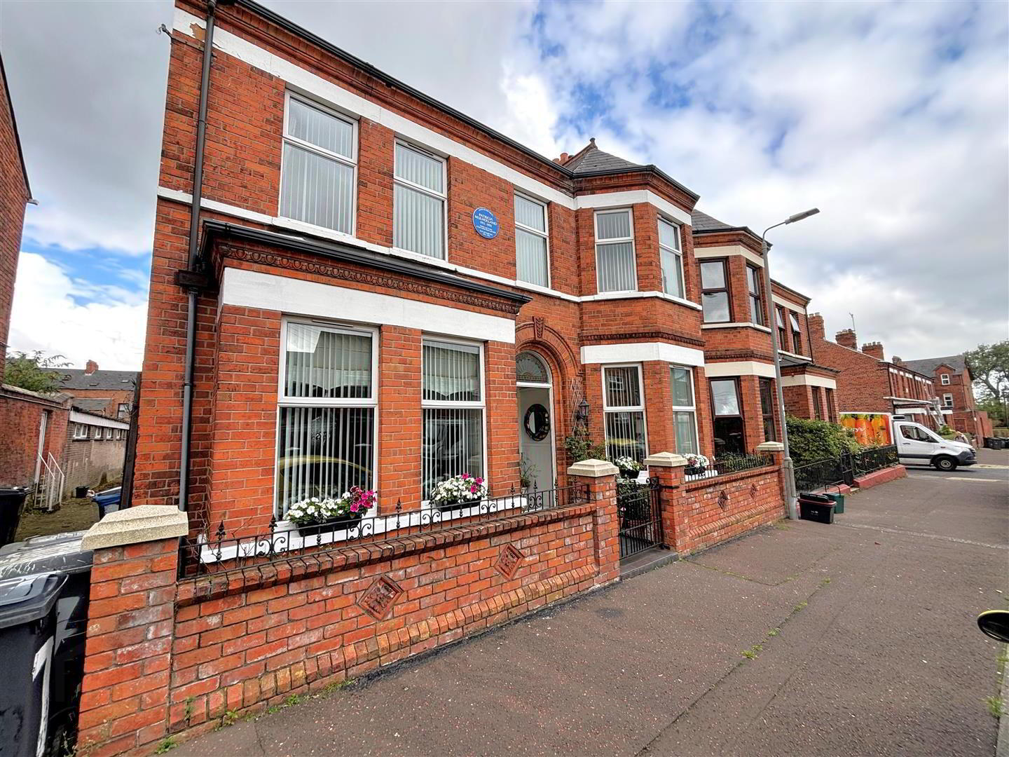 7 Brookvale Drive 1 of 33