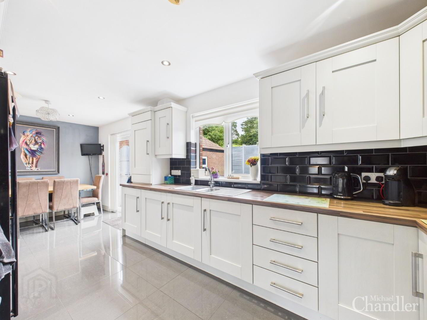47 Winchester Road 6 of 16