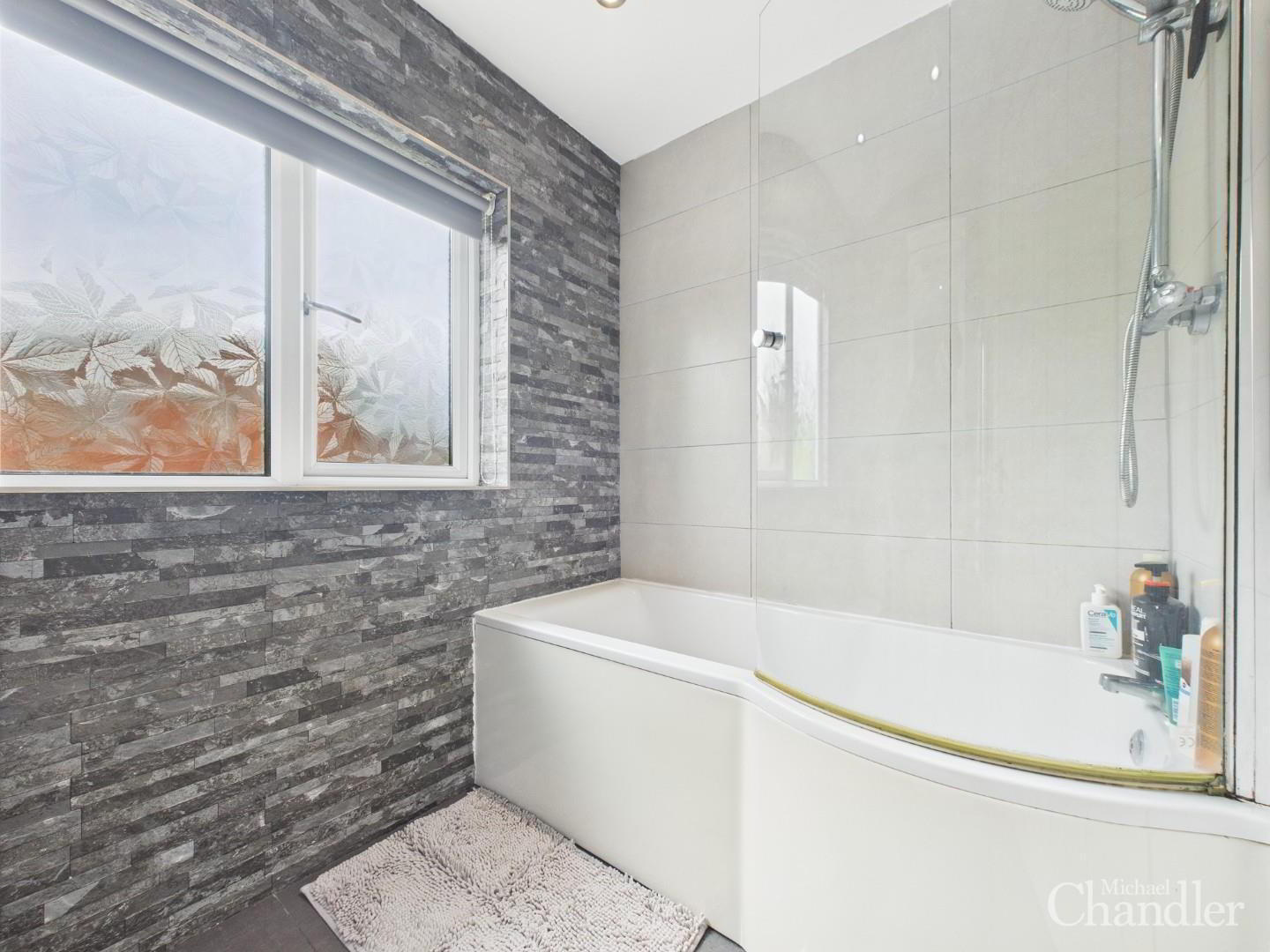 47 Winchester Road 13 of 16