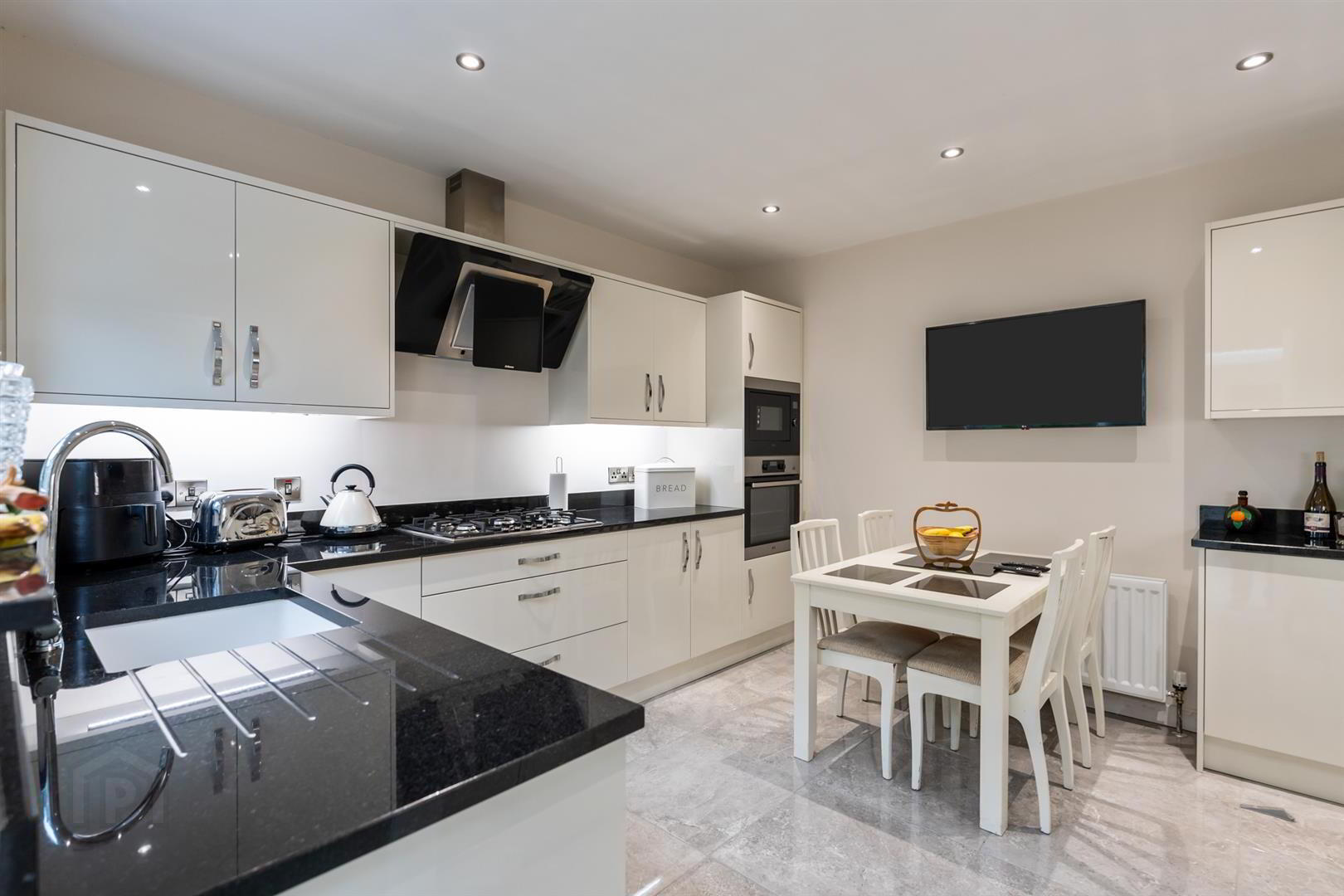 3 Willowbank Crescent 17 of 39