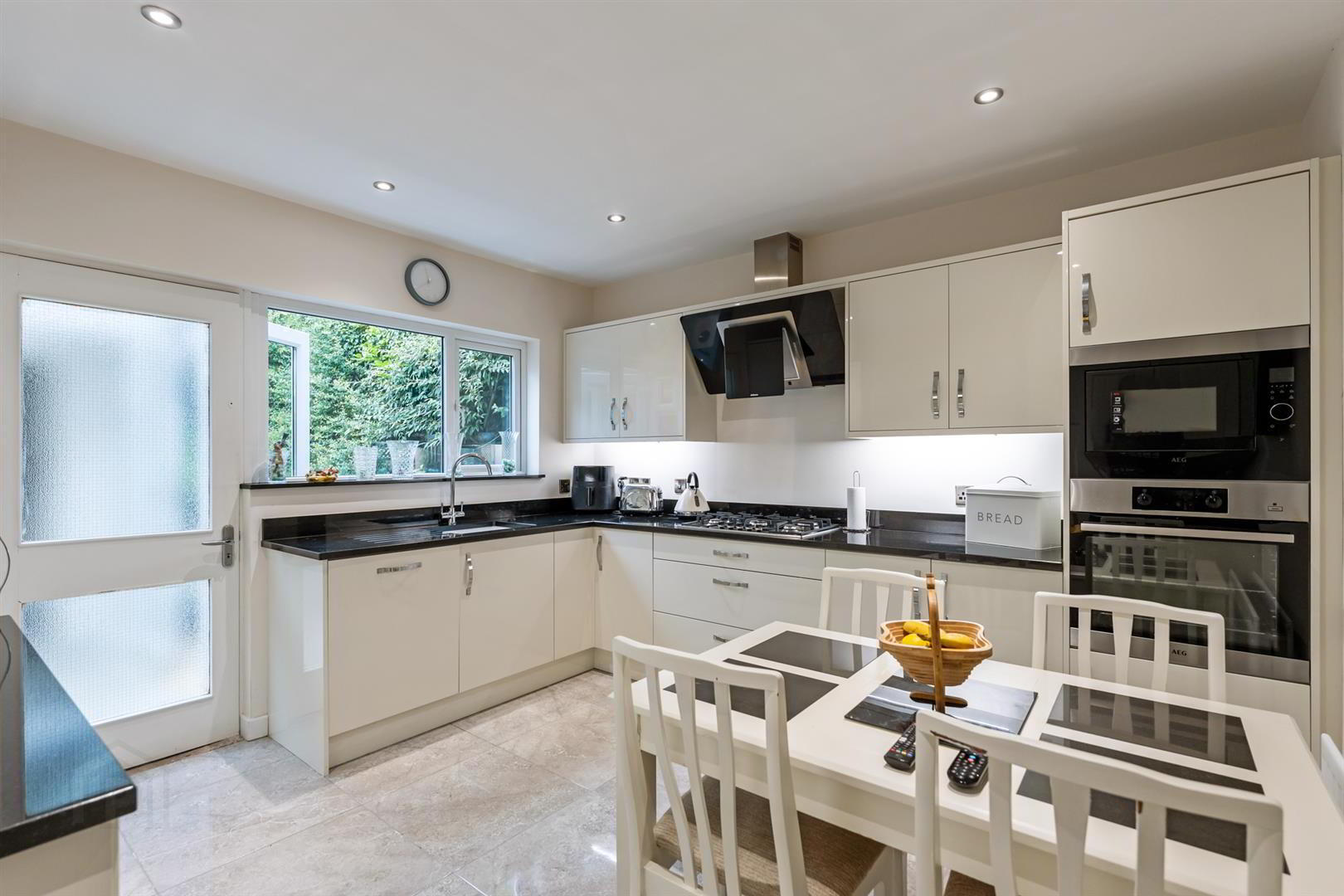 3 Willowbank Crescent 15 of 39
