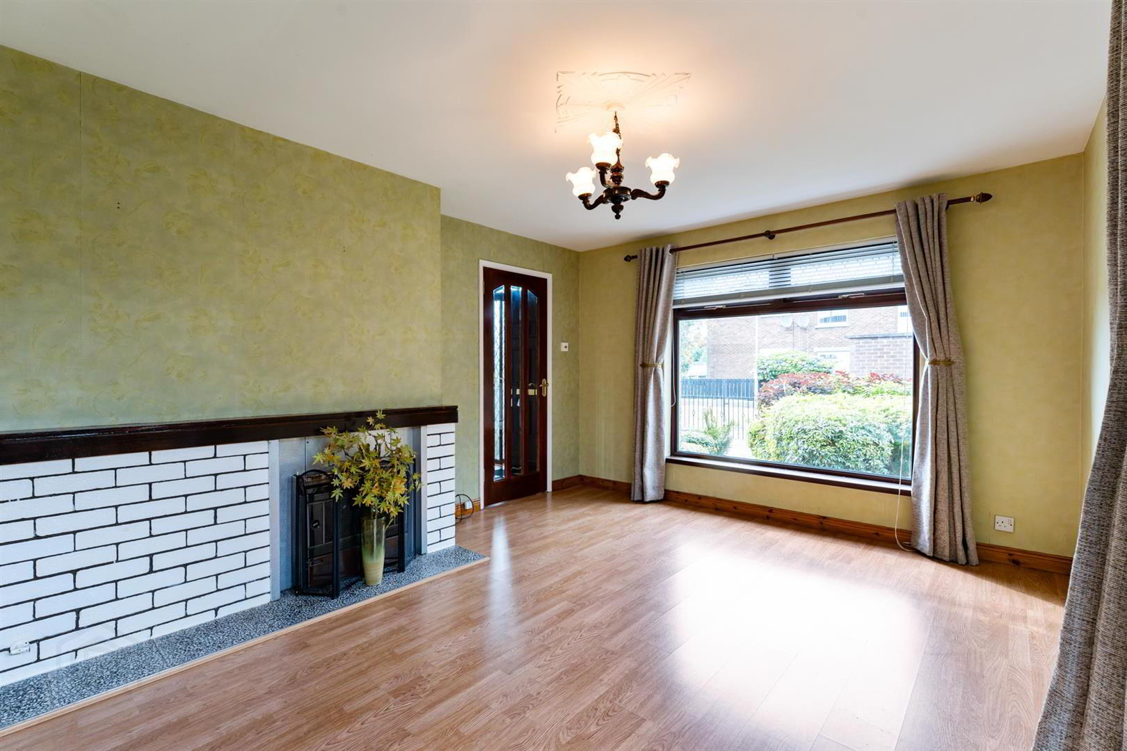 15 Lenamore Park 5 of 21