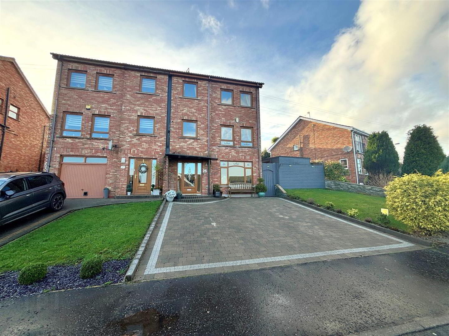 25 Lyndhurst View Avenue 1 of 35