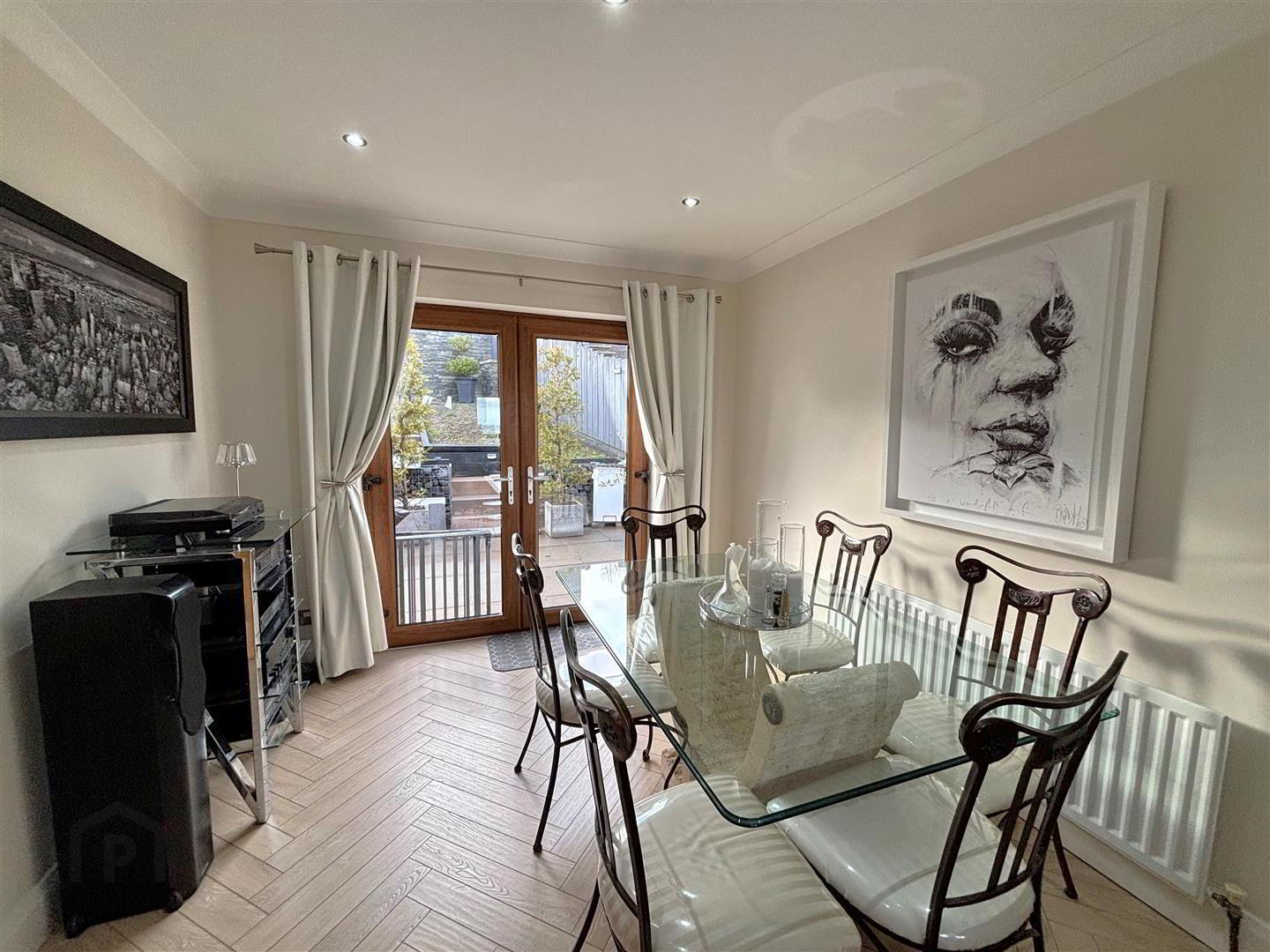 25 Lyndhurst View Avenue 16 of 35