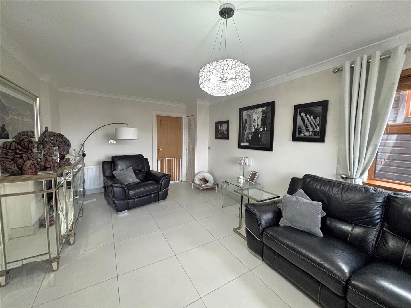25 Lyndhurst View Avenue 8 of 35