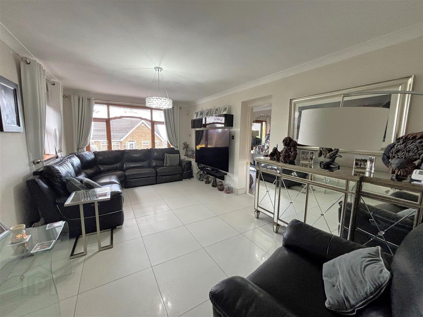 25 Lyndhurst View Avenue 9 of 35