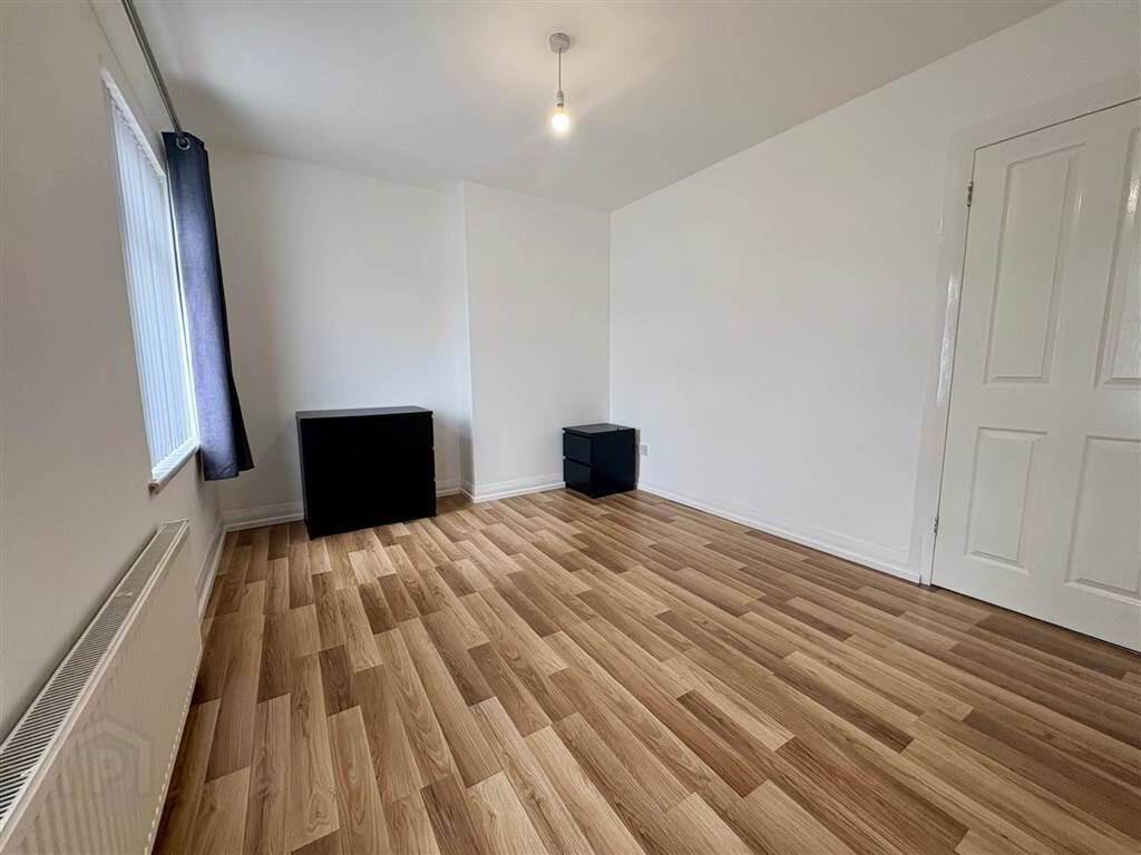 13 Mayfair Avenue 8 of 14