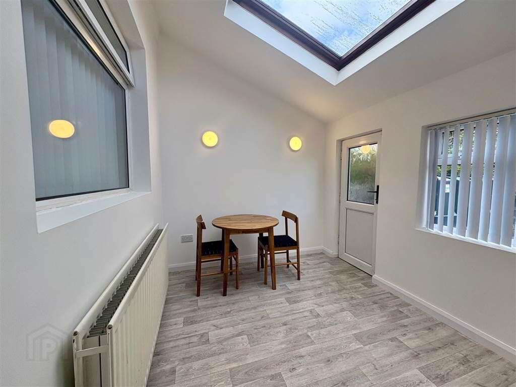 13 Mayfair Avenue 3 of 14