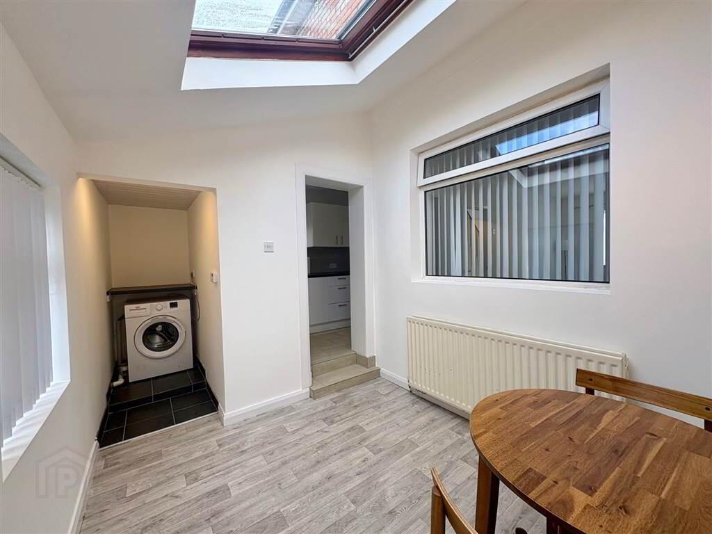 13 Mayfair Avenue 7 of 14