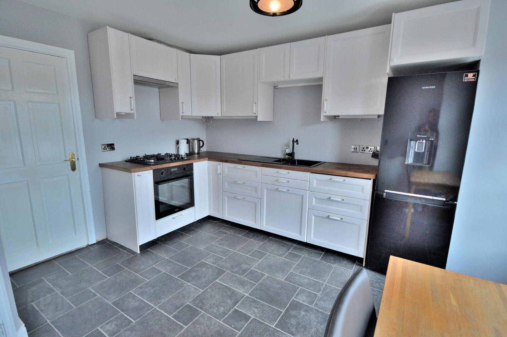 38 Balmoral Square 4 of 21