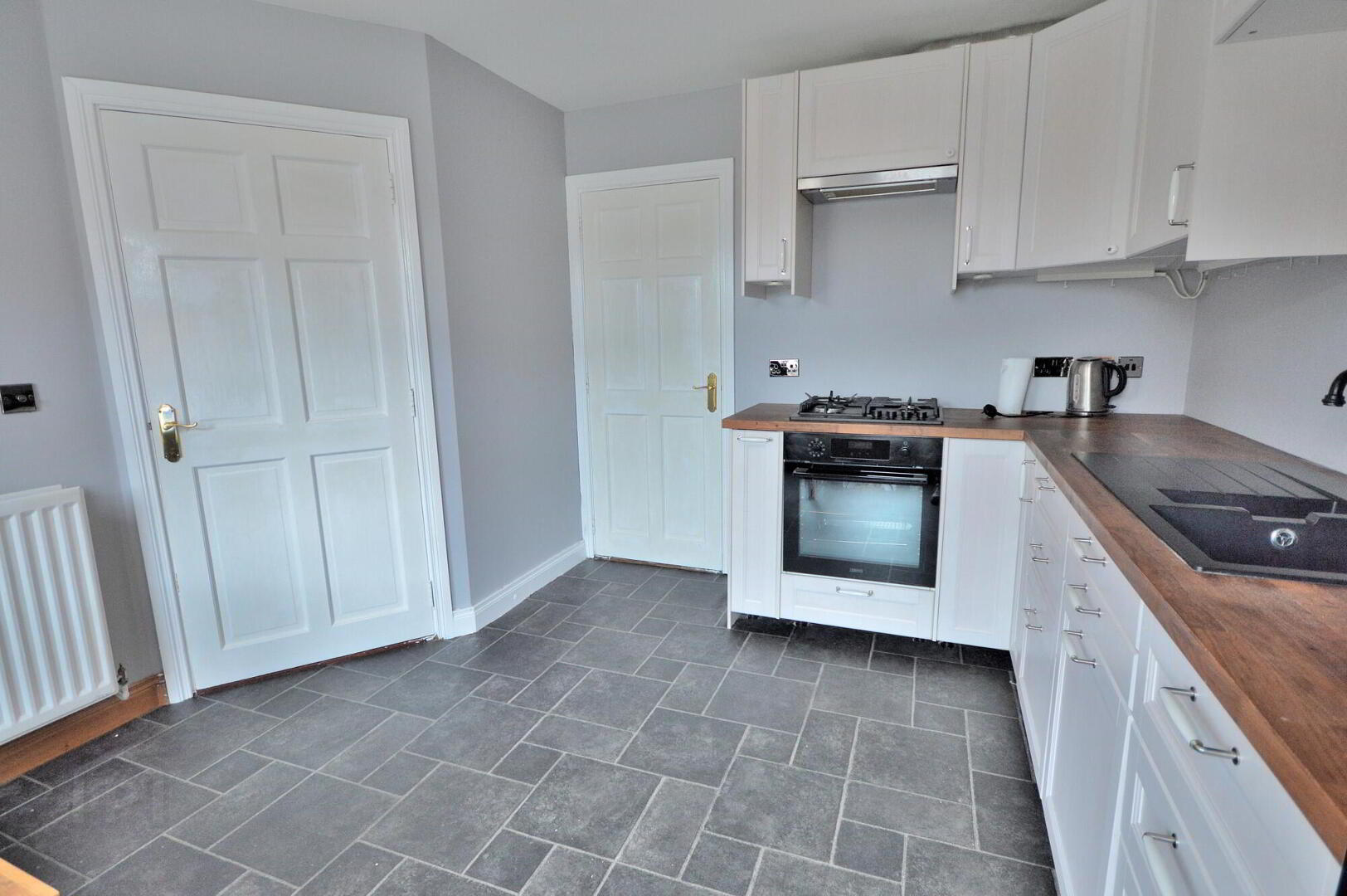 38 Balmoral Square 5 of 21