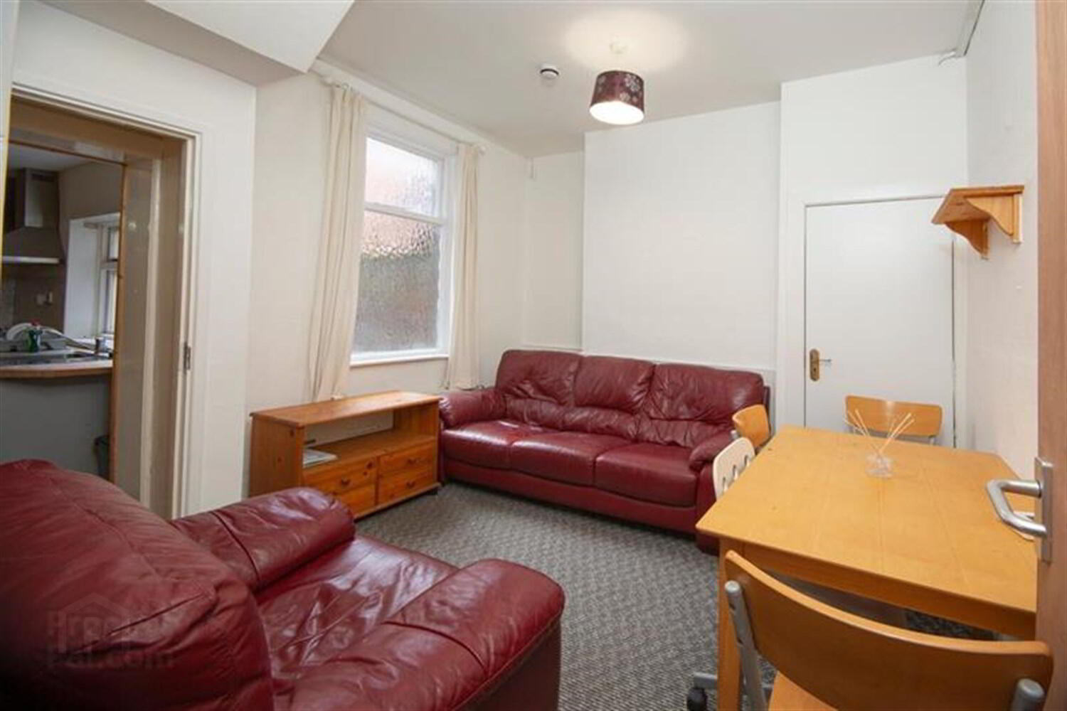 Room 6, 96 Cromwell Road 8 of 8