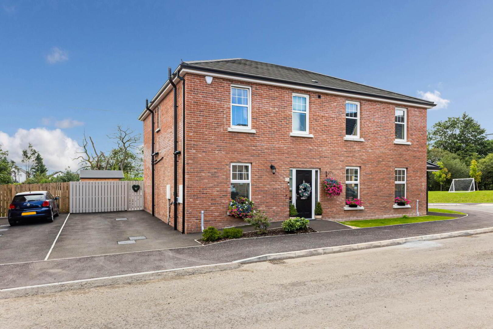 75 Sir Richard Wallace Gardens 1 of 28