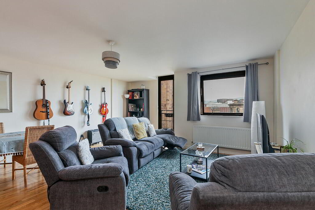 Apartment 60 17 Queens Square 4 of 20