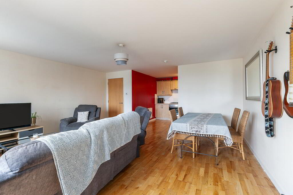Apartment 60 17 Queens Square 8 of 20