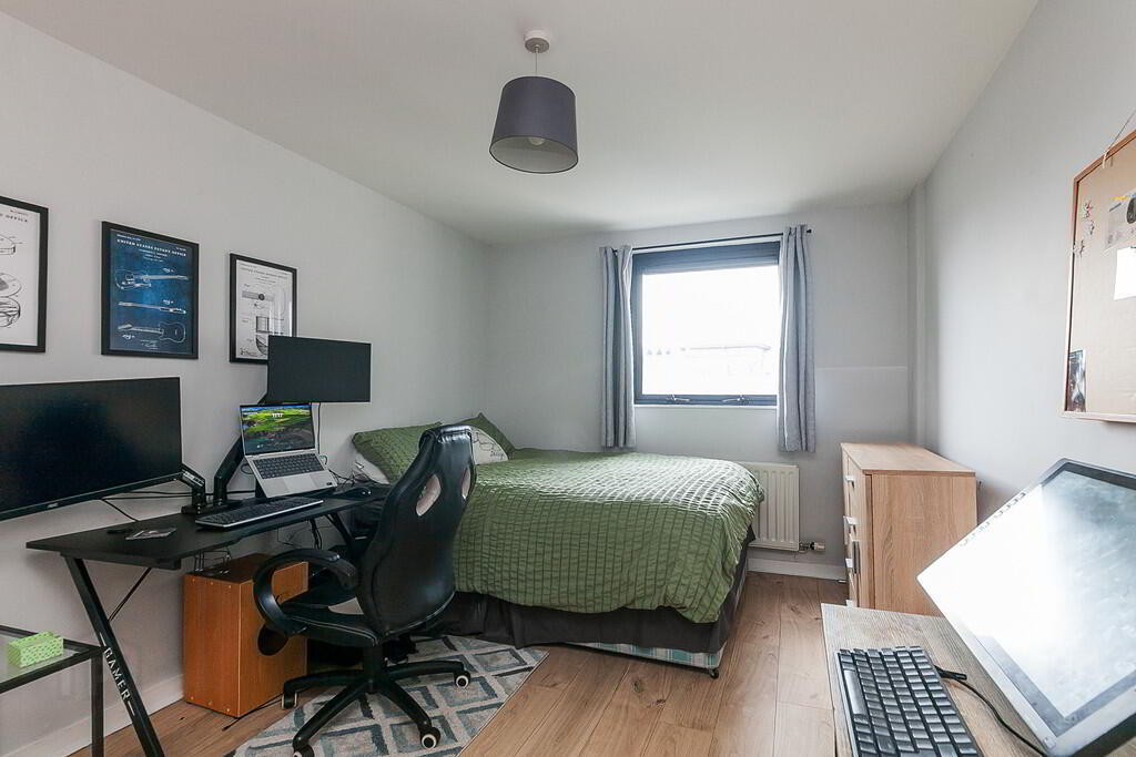 Apartment 60 17 Queens Square 15 of 20