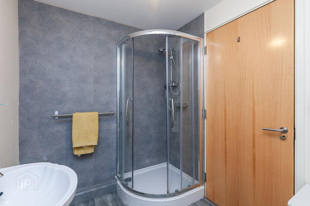 Apartment 60 17 Queens Square 16 of 20