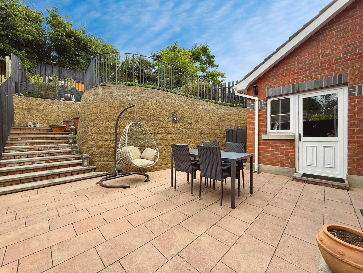 2 Greenvale Grove 19 of 39